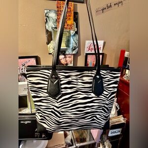 NWOT Michael Michael Kors EVA SMALL TOP ZIP TOTE